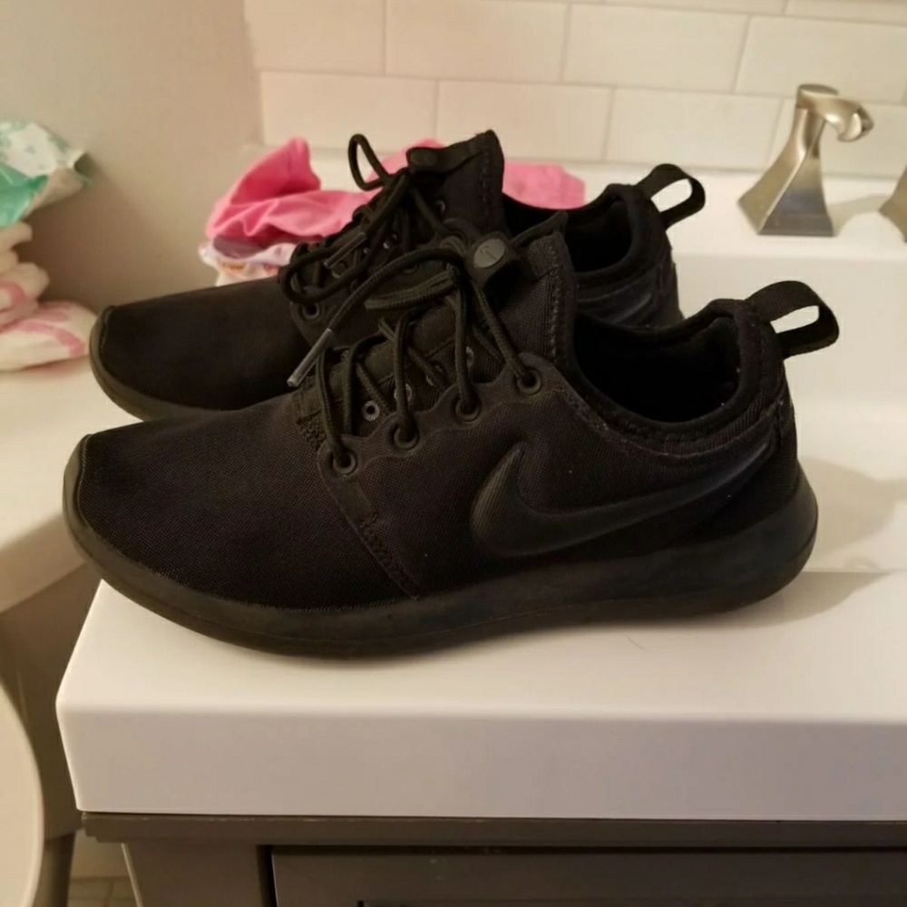 Women's nike rosha